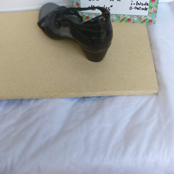 Naot Waterproof Shiny Patent Leather Low Heel Dress Sandal Wmn 41/10us/8uk - Picture 11 of 14